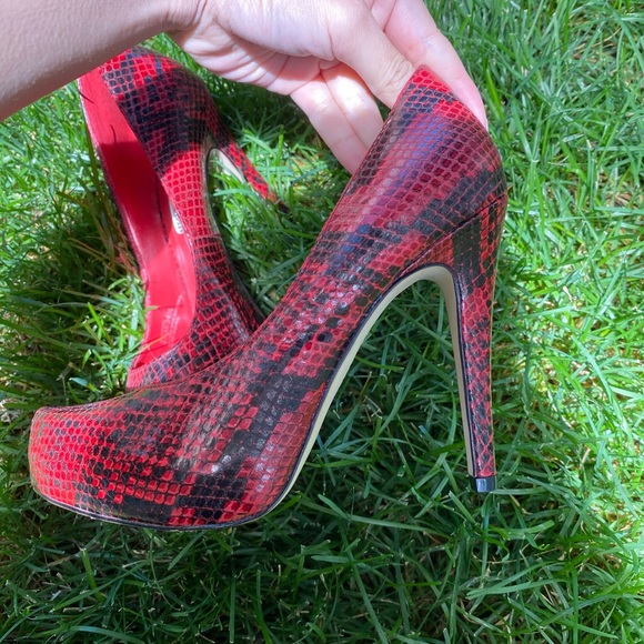 BCBG red python heels - Picture 6 of 6